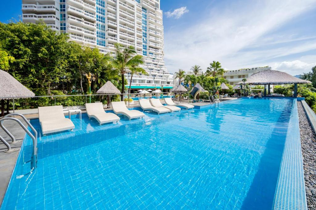 Andaman Beach Suites 4*