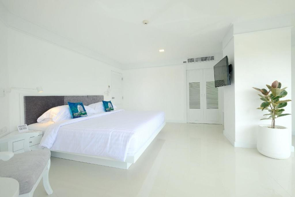Andaman Beach Suites 4*