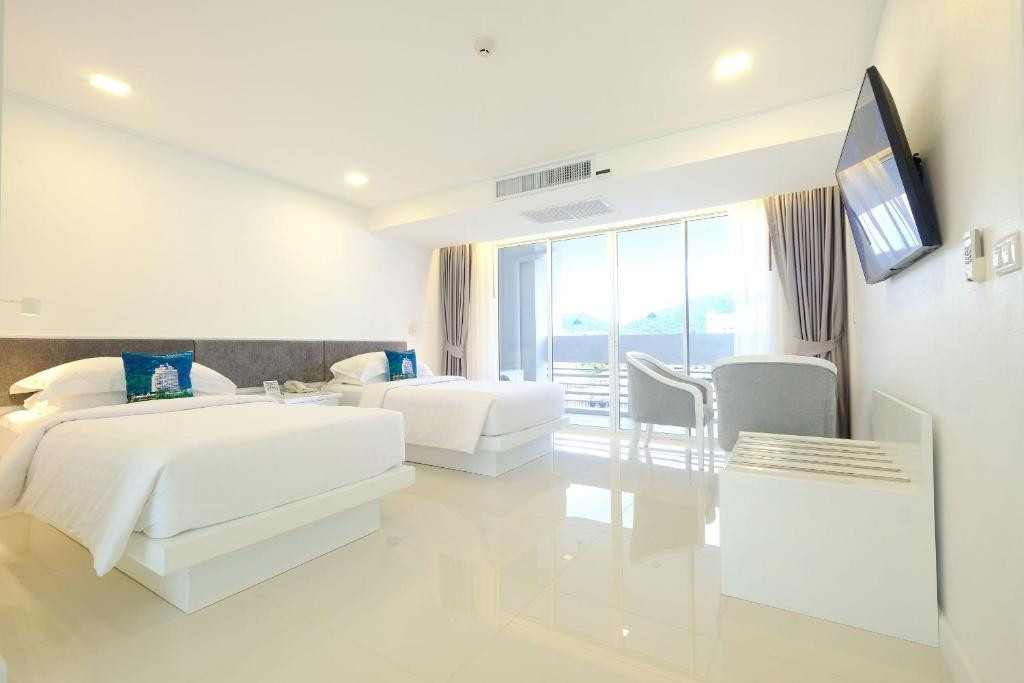 Andaman Beach Suites 4*