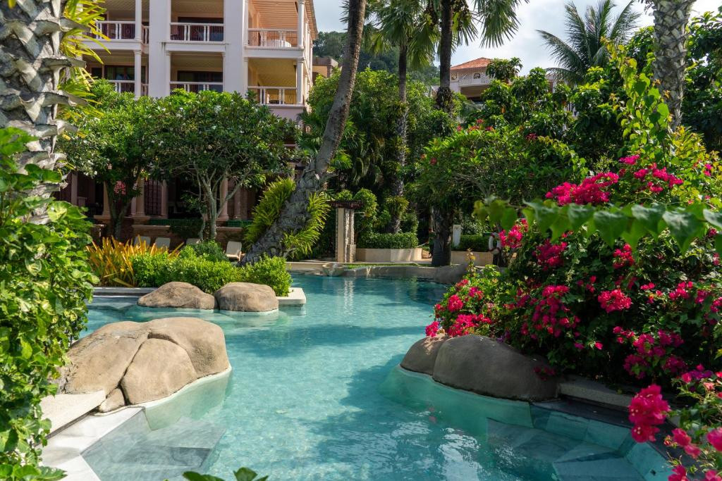 Centara Grand Beach Resort Phuket 5*