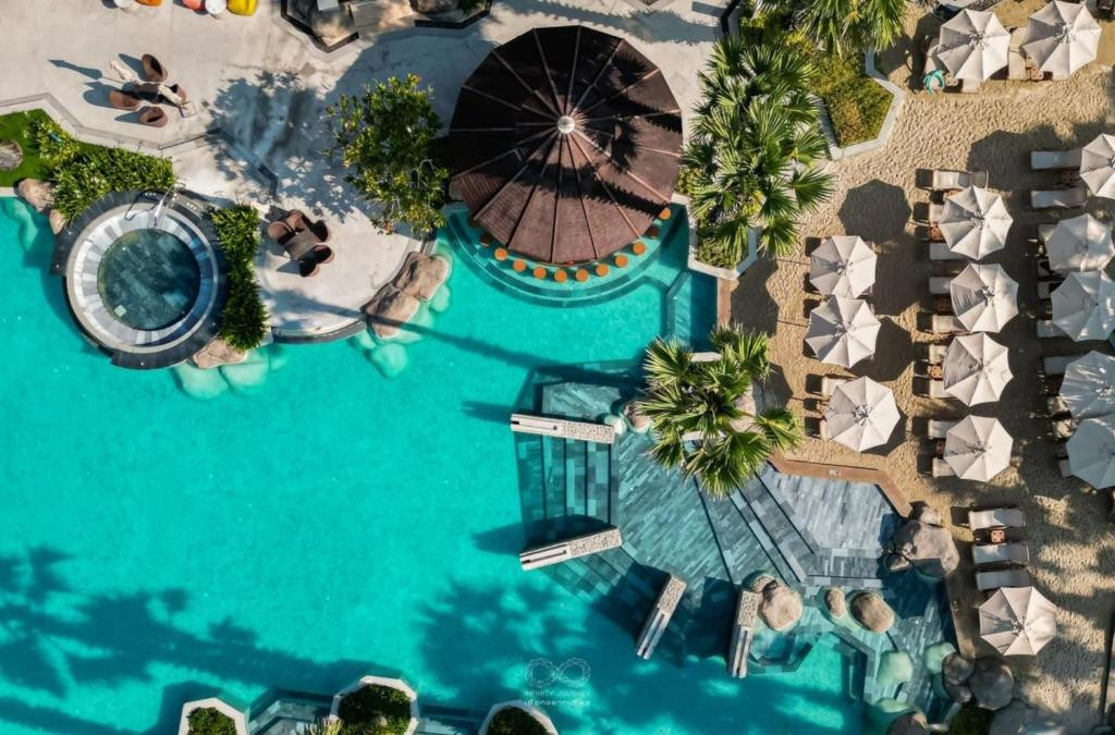 Centara Grand Beach Resort Phuket 5*