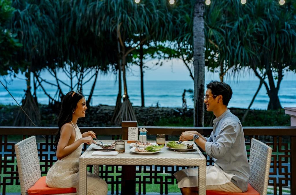 Centara Grand Beach Resort Phuket 5*