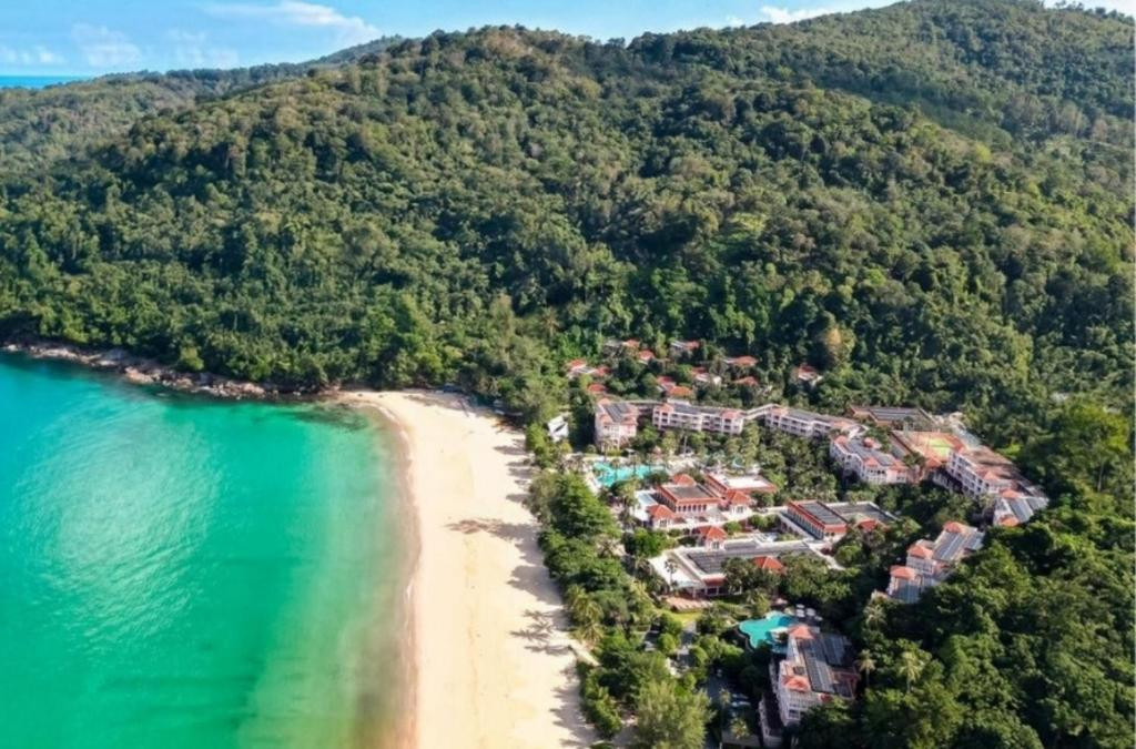 Centara Grand Beach Resort Phuket 5*