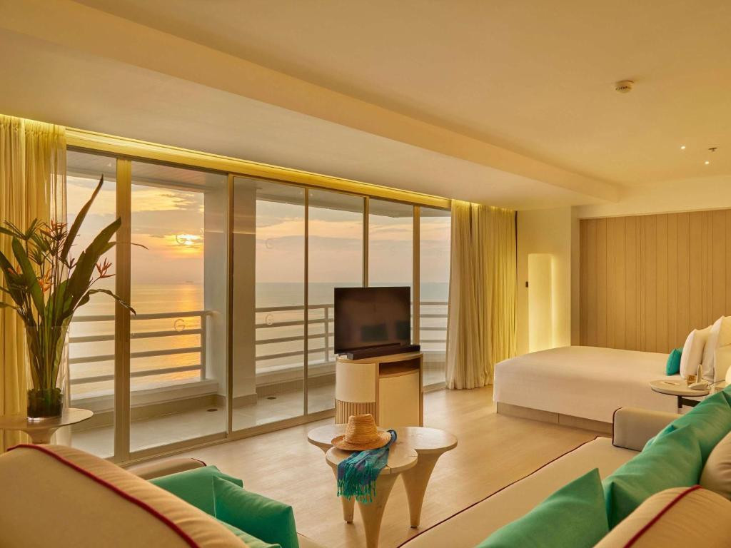 Pullman Pattaya Hotel G (Ex. Pullman Pattaya Aisawan)  5*