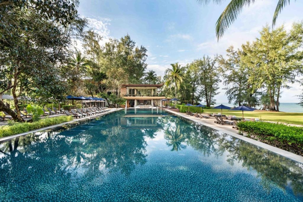 Renaissance Phuket Resort & Spa 5*