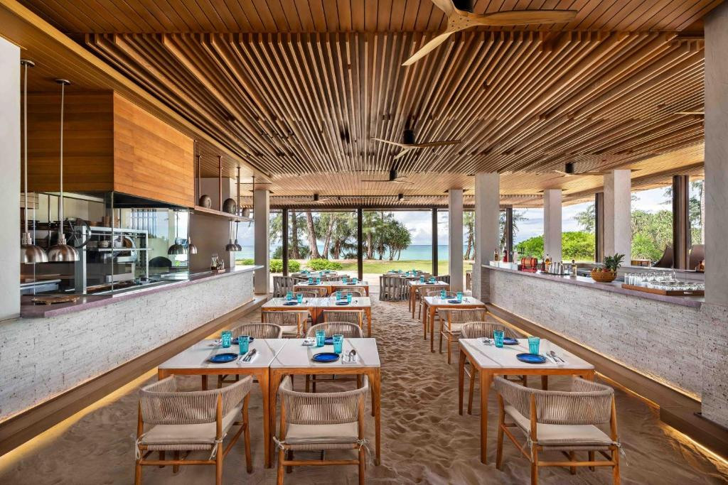 Renaissance Phuket Resort & Spa 5*
