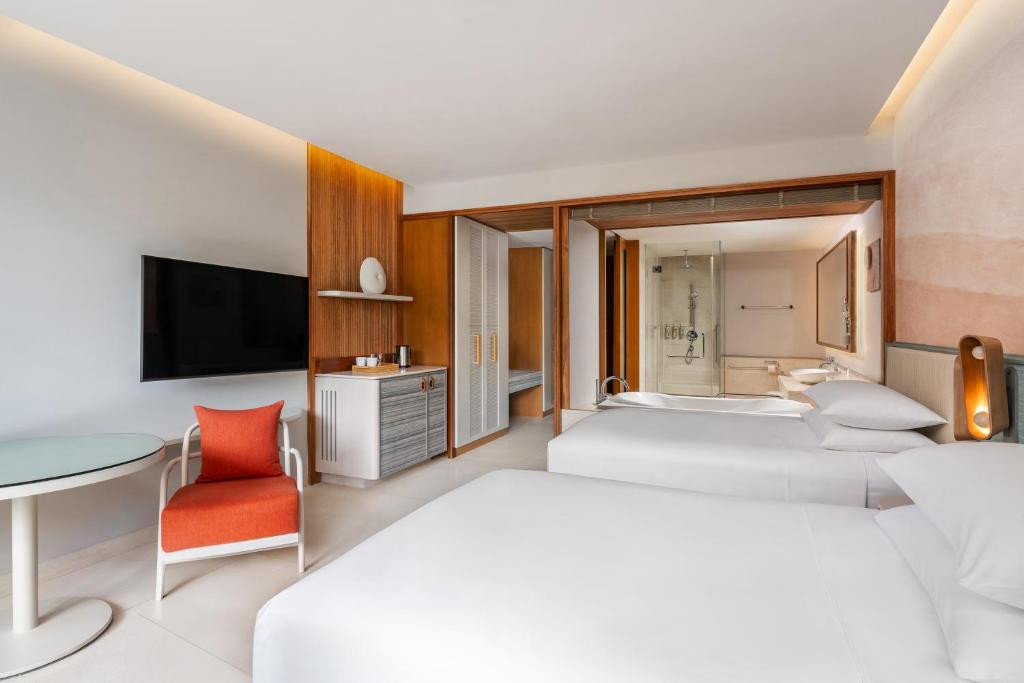 Renaissance Phuket Resort & Spa 5*