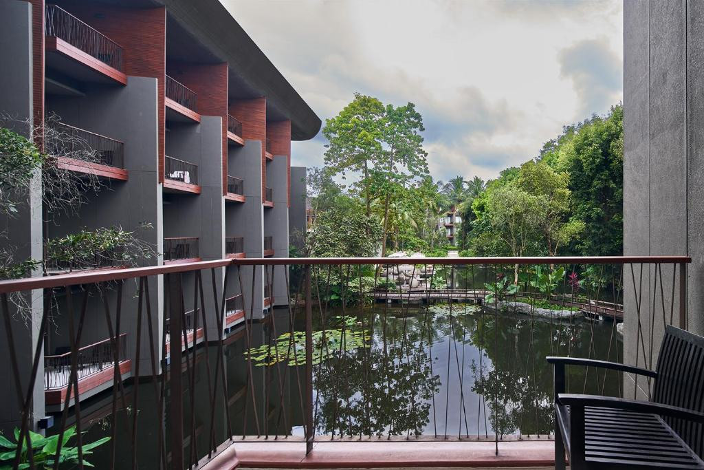 Renaissance Phuket Resort & Spa 5*