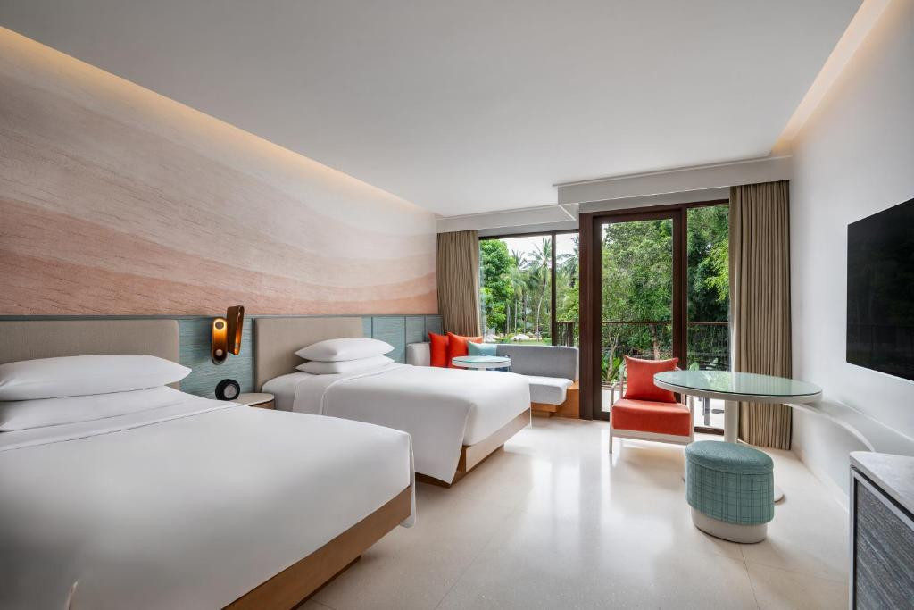Renaissance Phuket Resort & Spa 5*