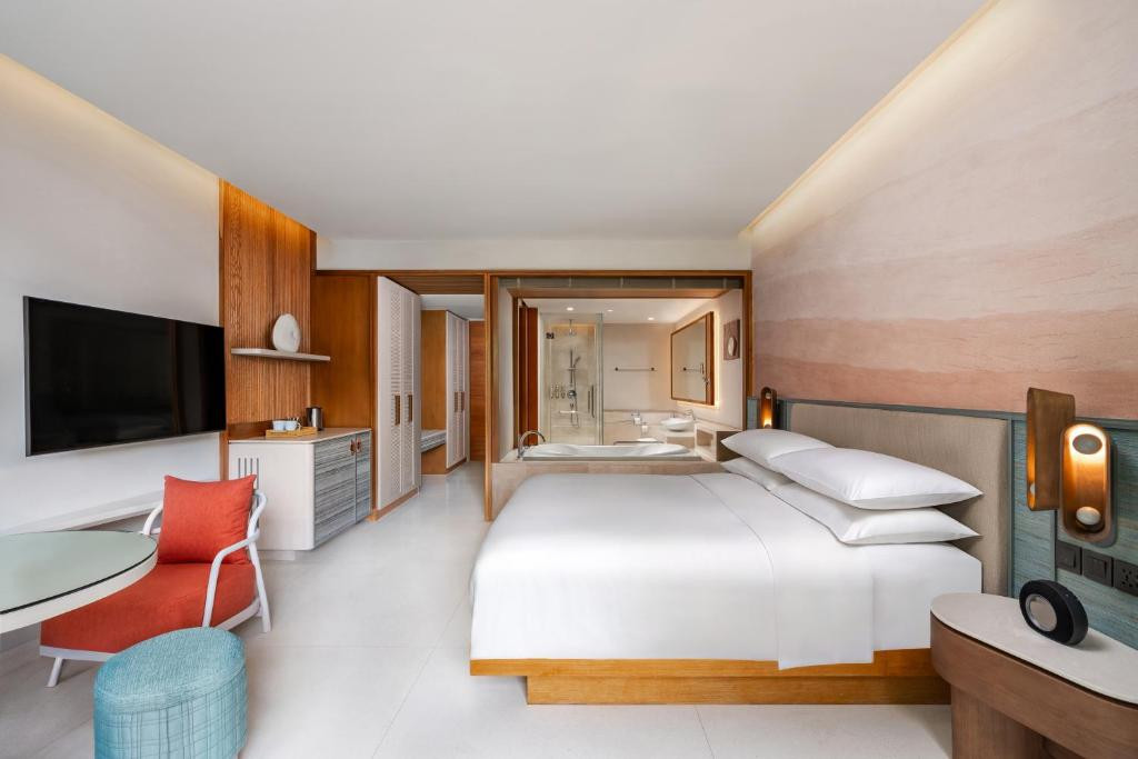 Renaissance Phuket Resort & Spa 5*