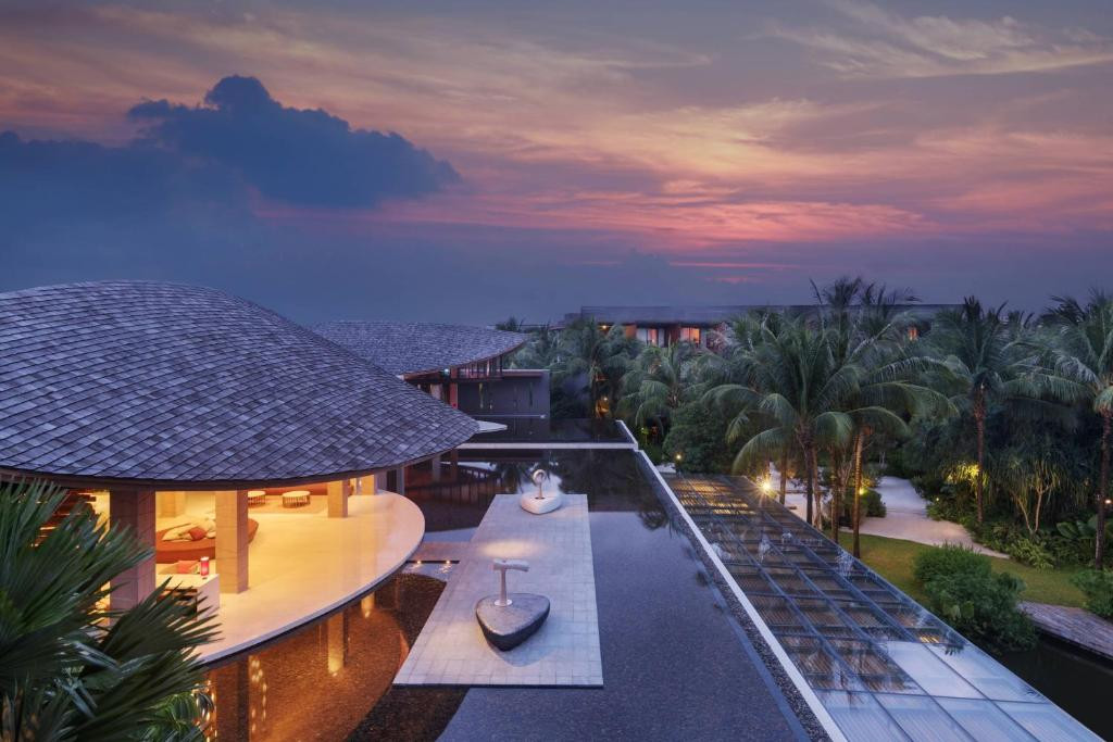Renaissance Phuket Resort & Spa 5*