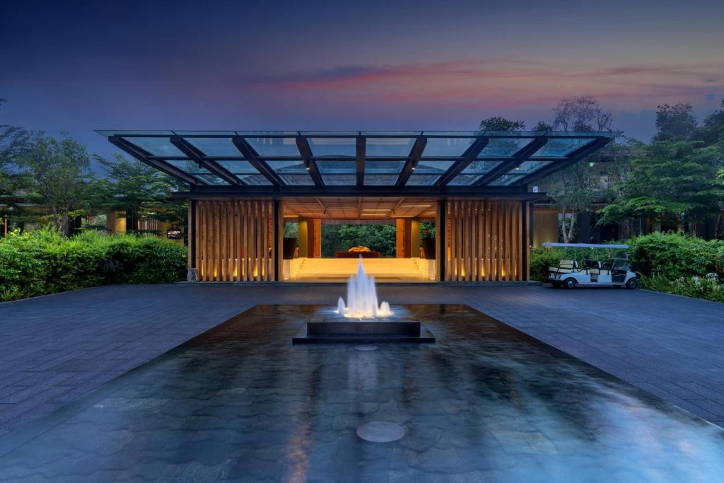 Renaissance Phuket Resort & Spa 5*