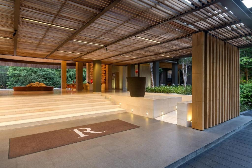 Renaissance Phuket Resort & Spa 5*