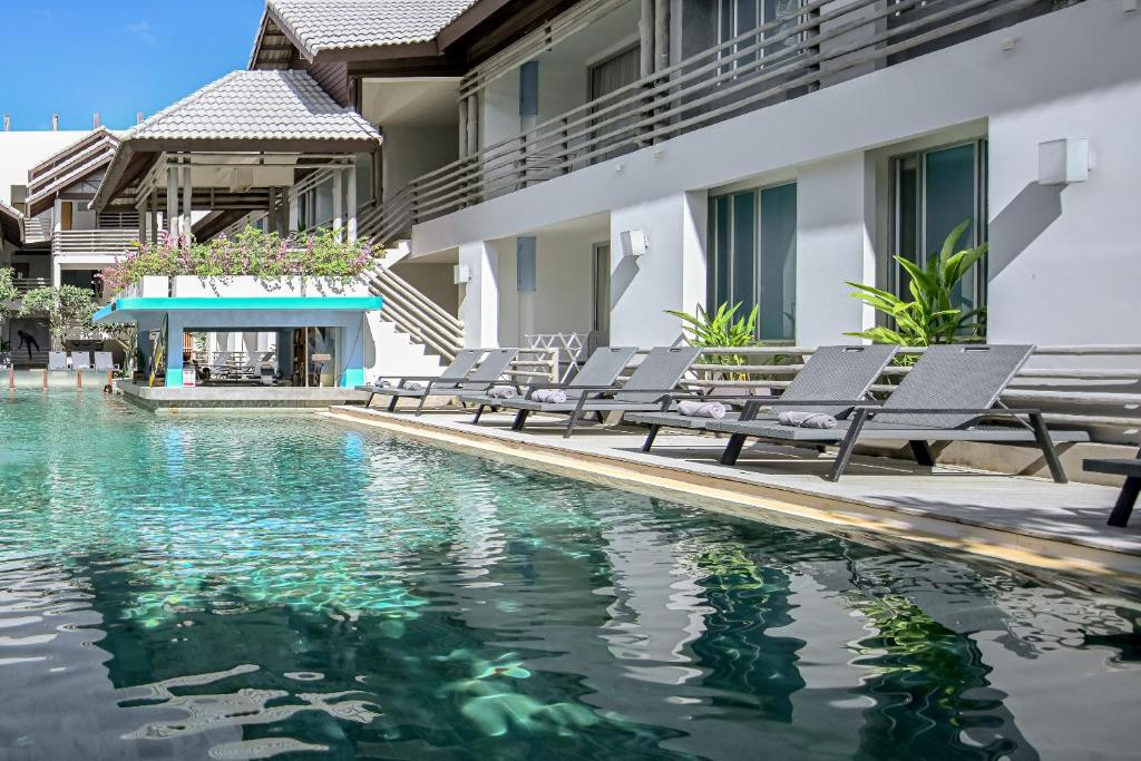 Ramada By Wyndham Phuket Southsea 4*