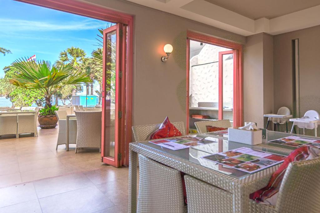 Ramada By Wyndham Phuket Southsea 4*