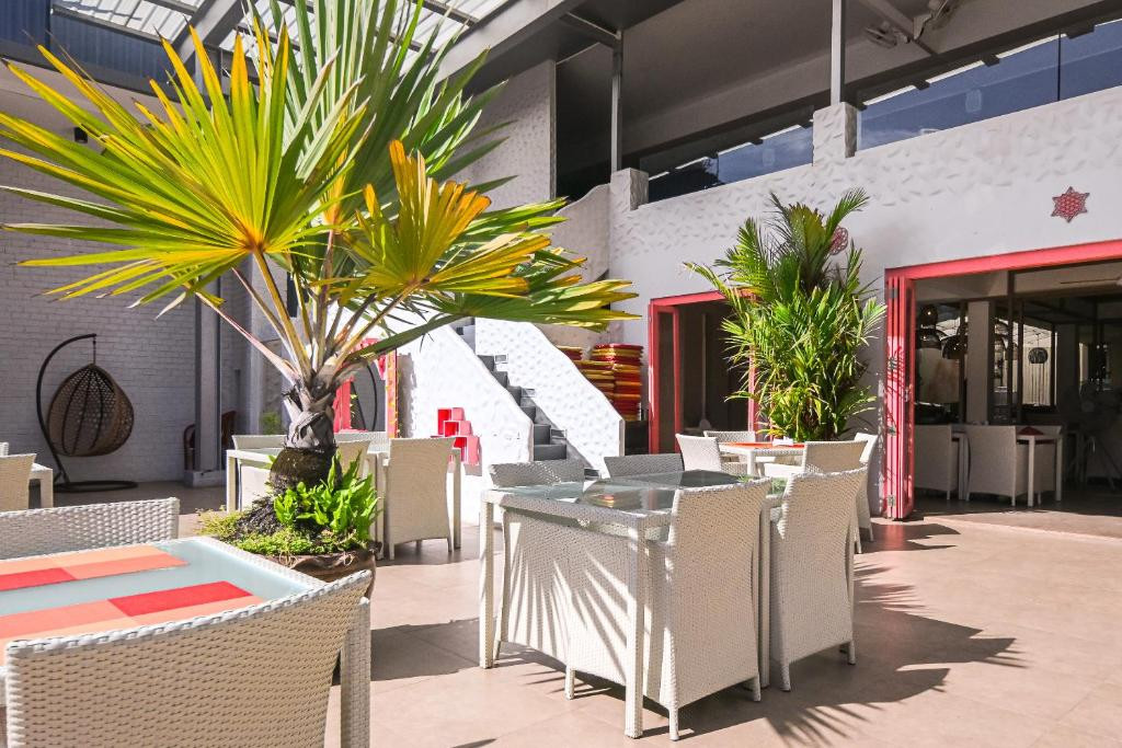Ramada By Wyndham Phuket Southsea 4*
