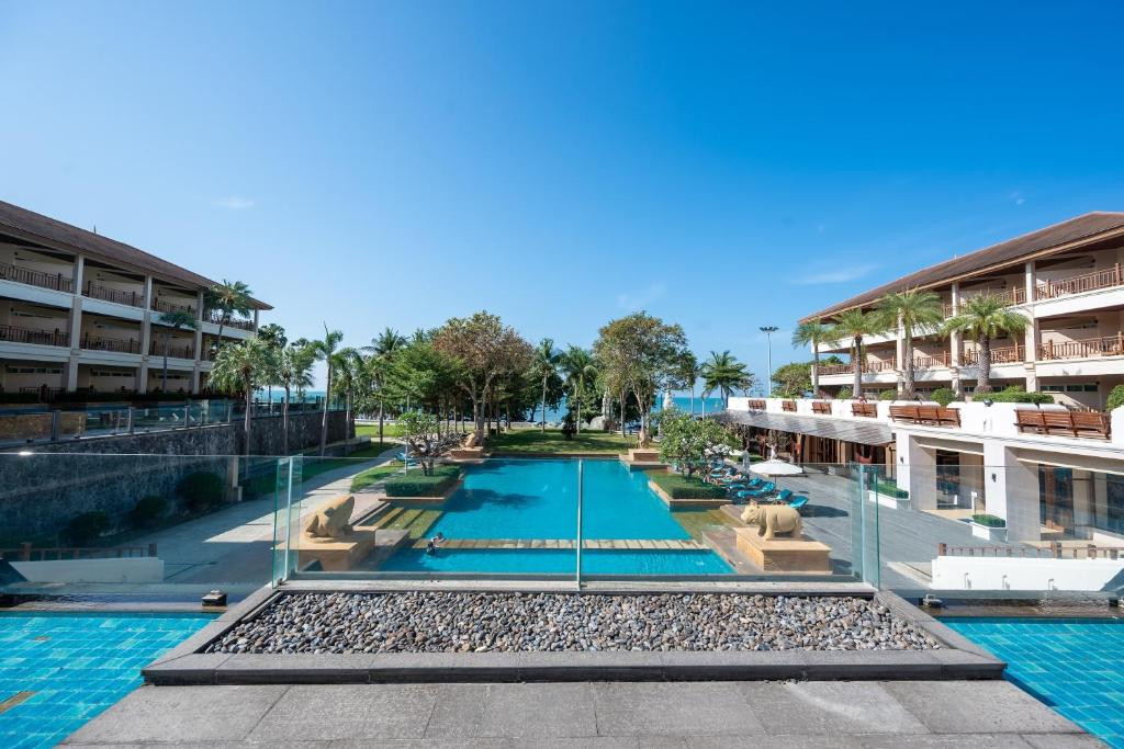 The Heritage Pattaya Beach Resort 4*