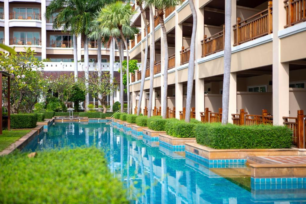 The Heritage Pattaya Beach Resort 4*