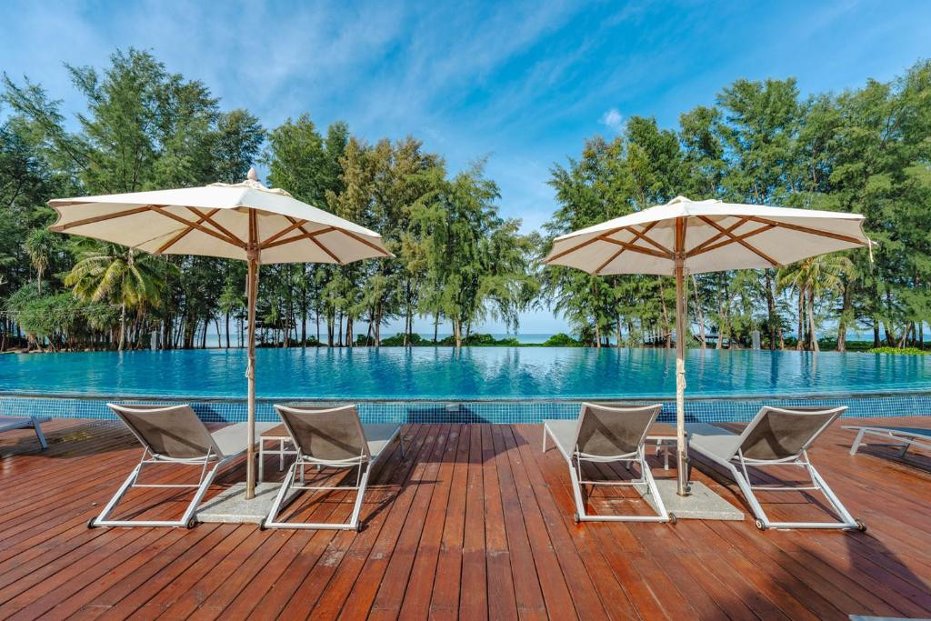Splash Beach Resort Phuket 5*