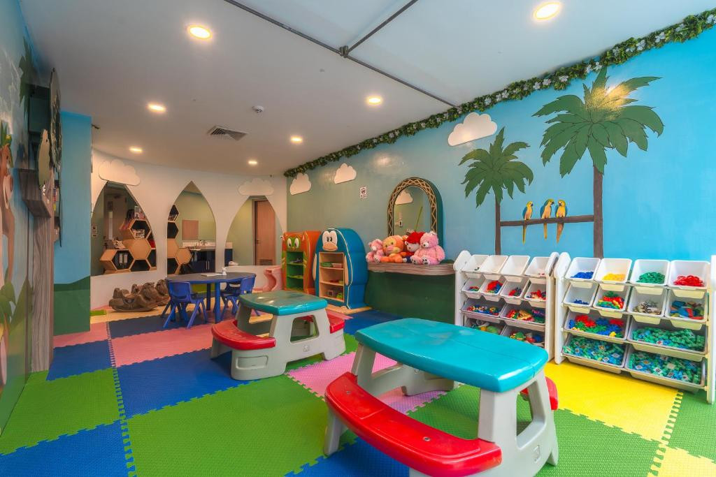 Splash Beach Resort Phuket 5*