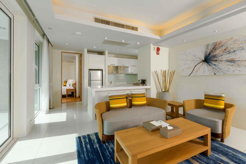 Splash Beach Resort Phuket 5*