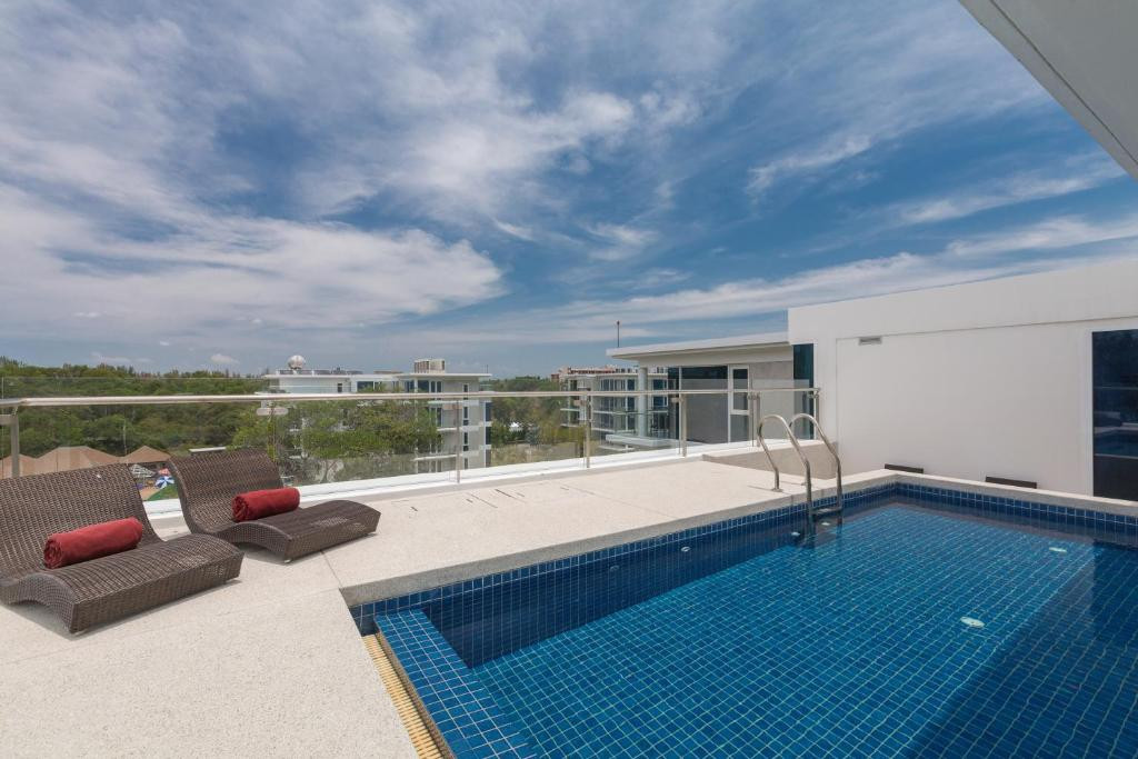 Splash Beach Resort Phuket 5*