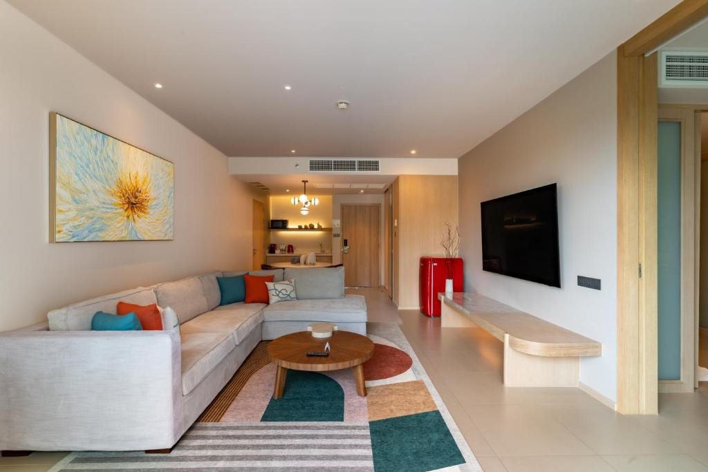 Le Meridien Phuket Mai Khao Beach Resort 5*
