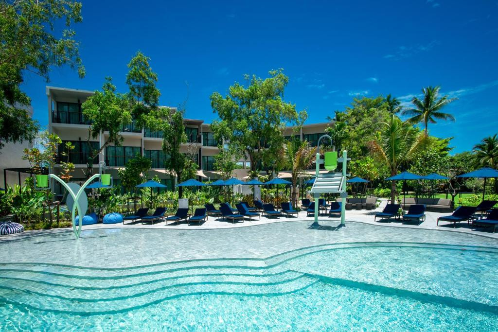 Le Meridien Phuket Mai Khao Beach Resort 5*