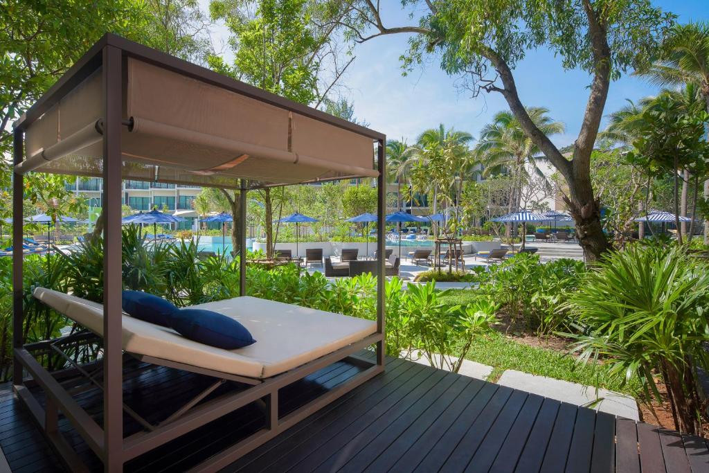 Le Meridien Phuket Mai Khao Beach Resort 5*