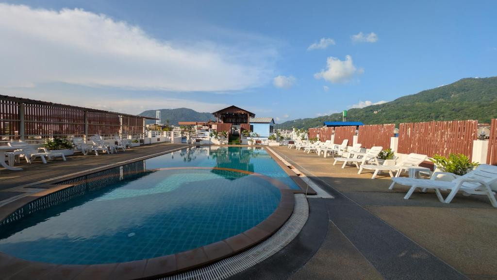 Issara Patong Beach (Ex. Sharaya Boutique) 3*