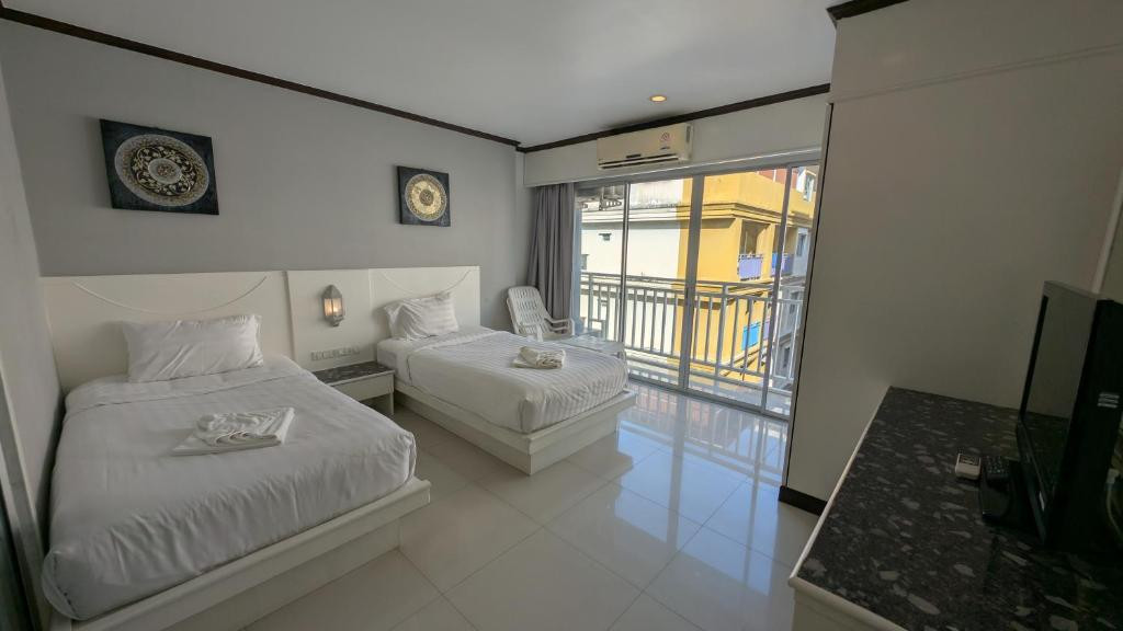 Issara Patong Beach (Ex. Sharaya Boutique) 3*