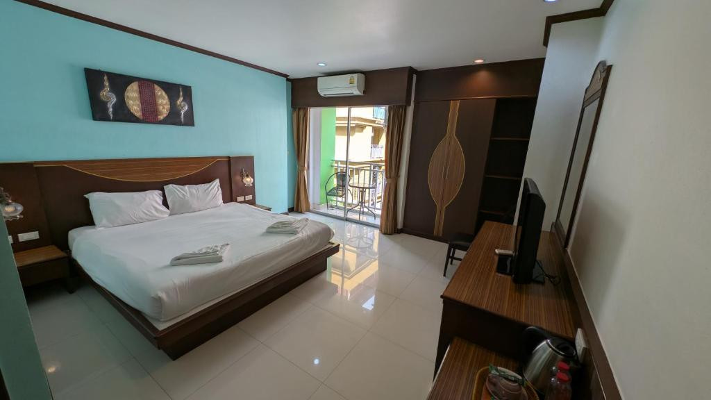 Issara Patong Beach (Ex. Sharaya Boutique) 3*