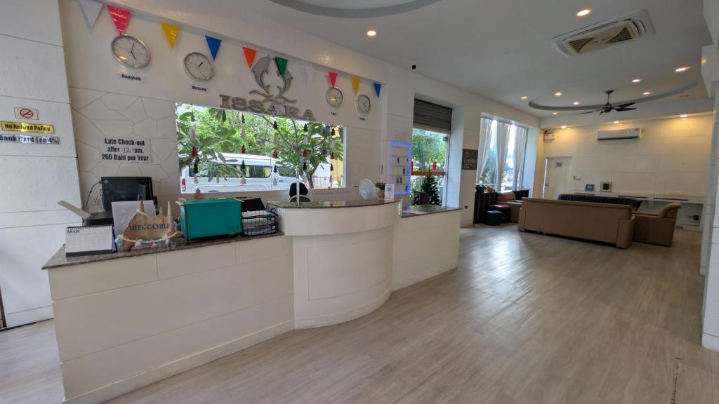 Issara Patong Beach (Ex. Sharaya Boutique) 3*