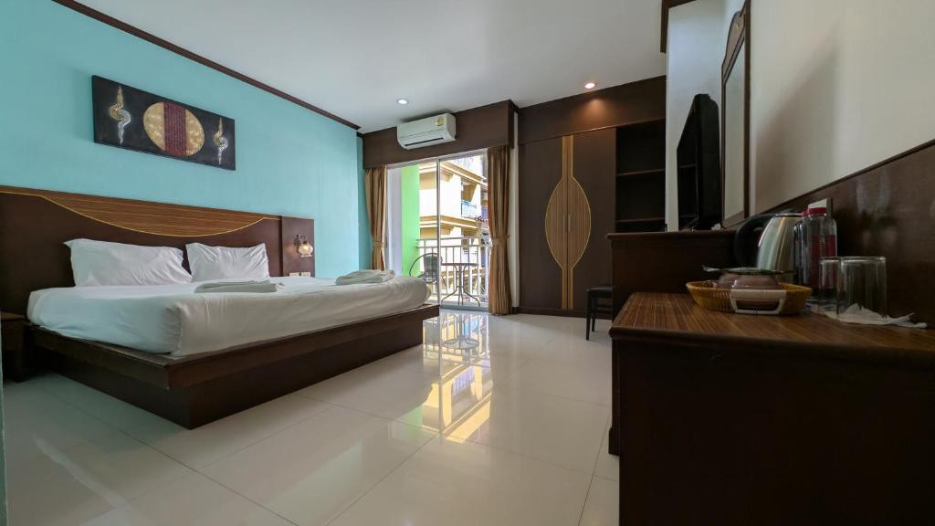 Issara Patong Beach (Ex. Sharaya Boutique) 3*