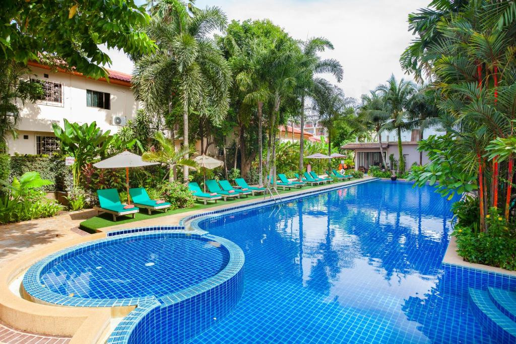 Thanthip Beach Resort 3*
