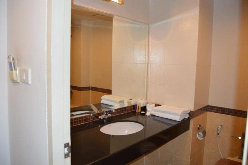 Crown Pattaya Beach Hotel 3*