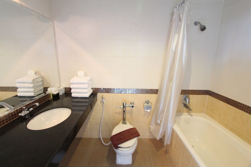 Crown Pattaya Beach Hotel 3*