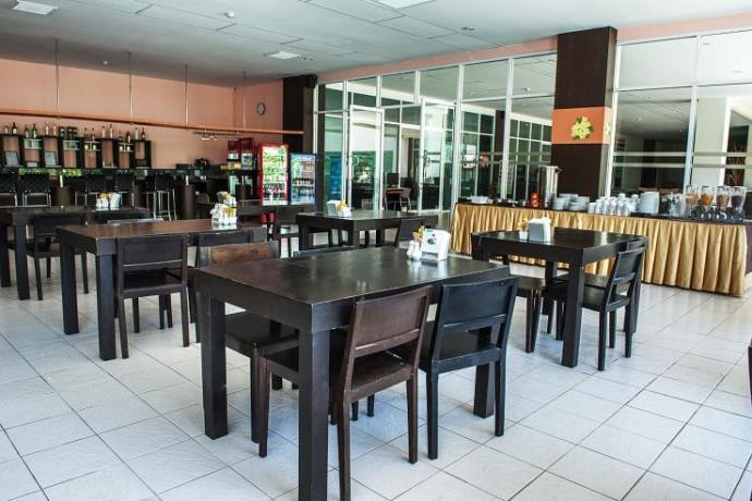 Crown Pattaya Beach Hotel 3*