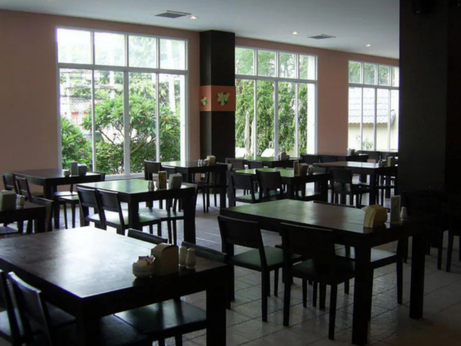 Crown Pattaya Beach Hotel 3*