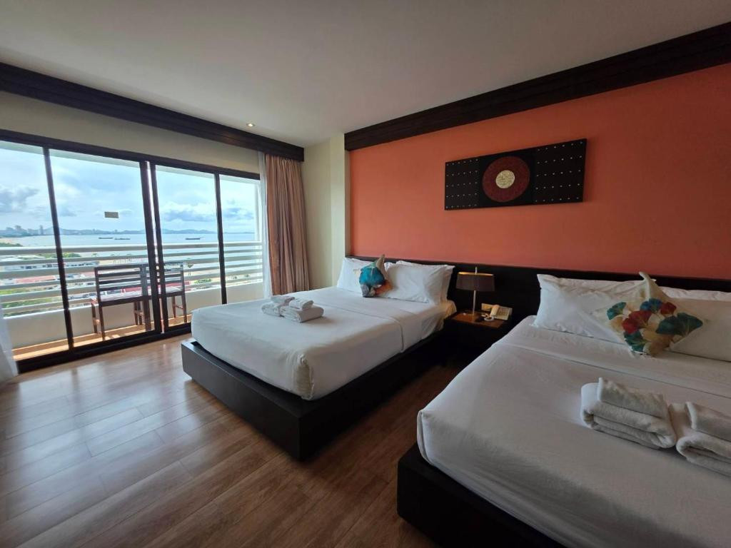Grand Jomtien Palace 3*