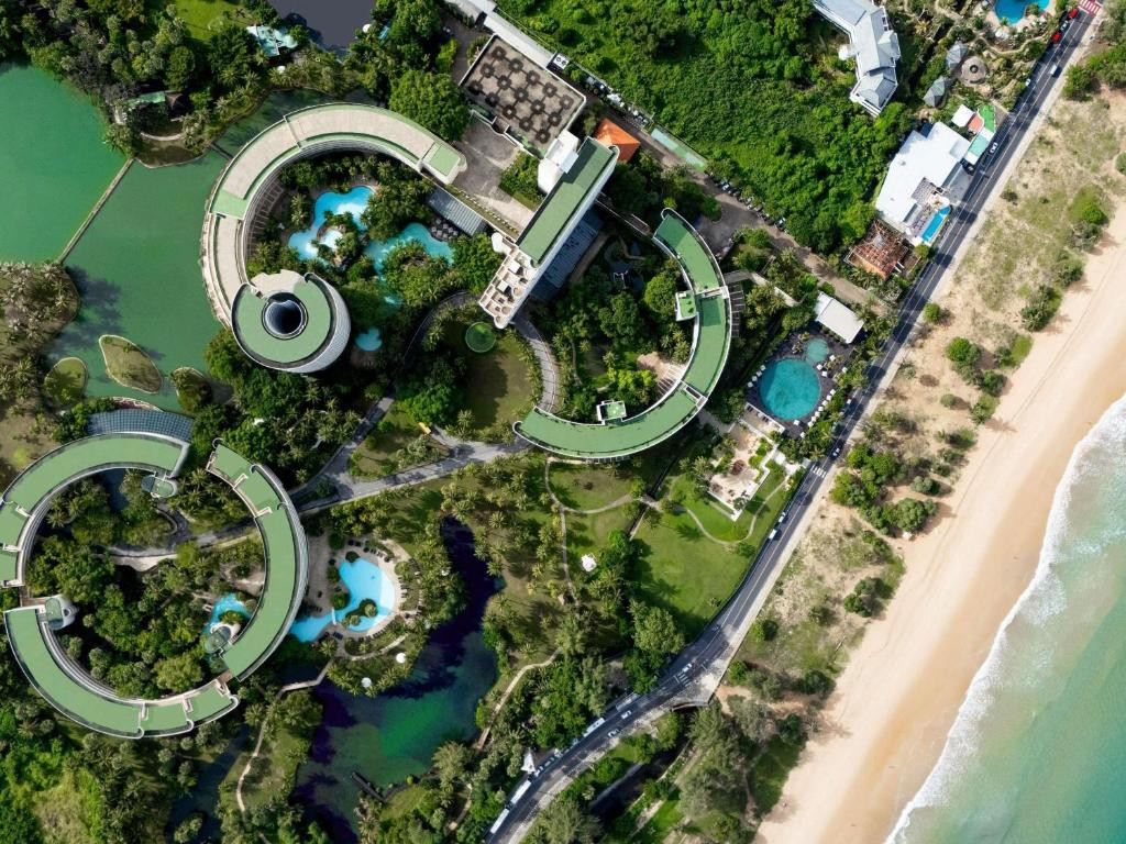 Pullman Phuket Karon Beach Resort (Ex. Hilton Phuket Arcadia Resort & Spa) 5*