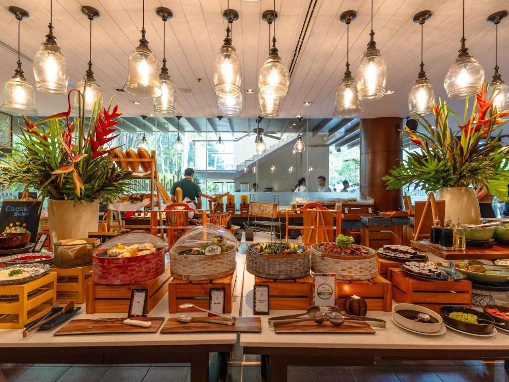 Pullman Phuket Karon Beach Resort (Ex. Hilton Phuket Arcadia Resort & Spa) 5*