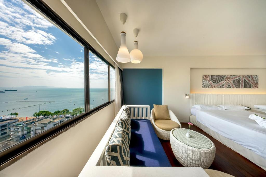 Jomtien Palm Beach 4*