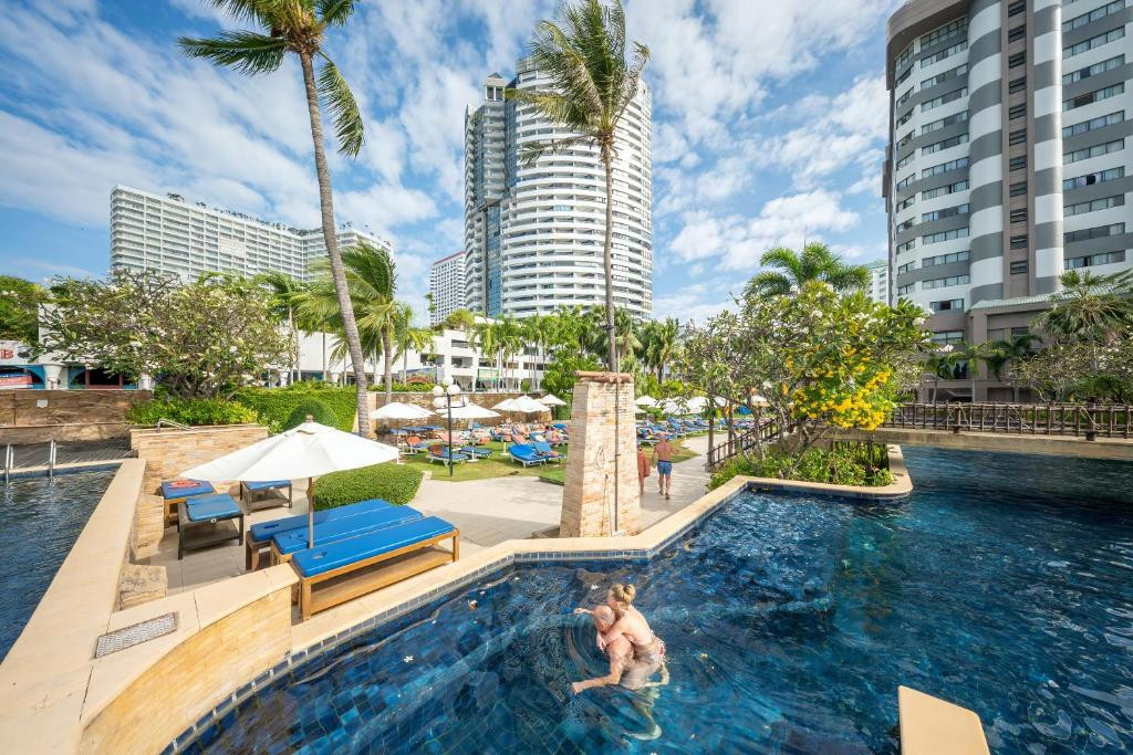 Jomtien Palm Beach 4*