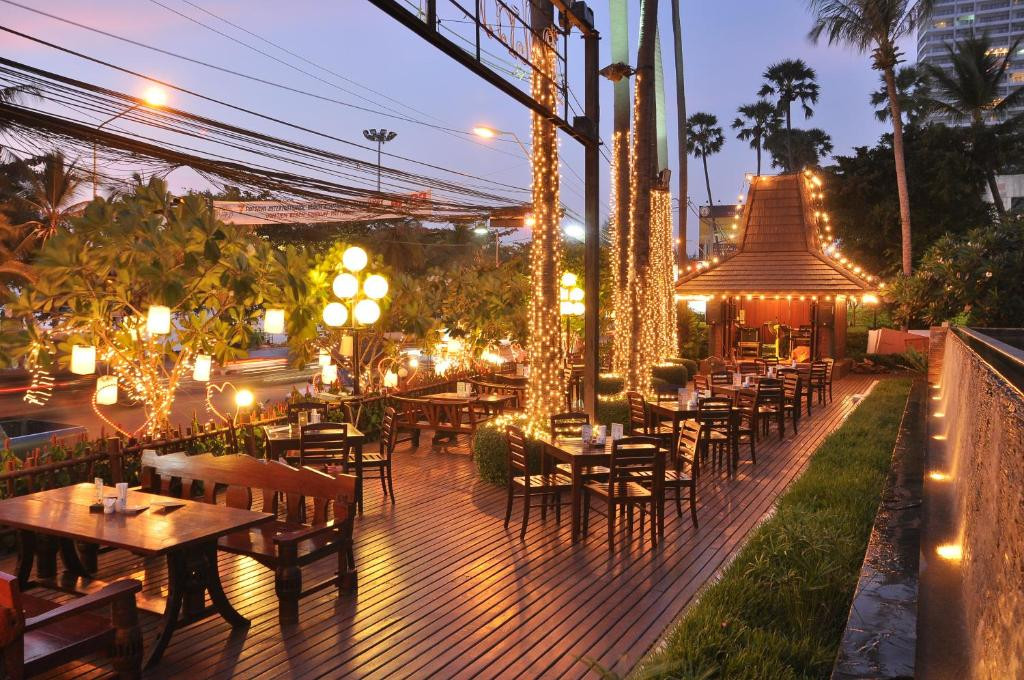 Jomtien Palm Beach 4*