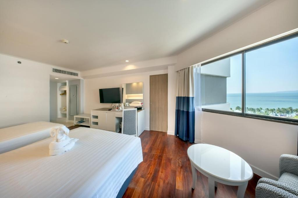 Jomtien Palm Beach 4*