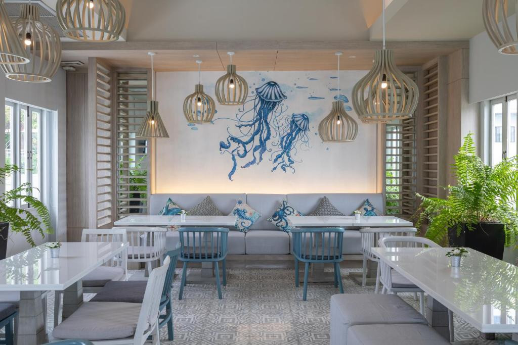 Kantary Bay Phuket 4*