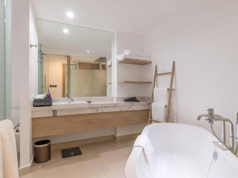 Centara Ao Nang Beach Resort & Spa Krabi 4*