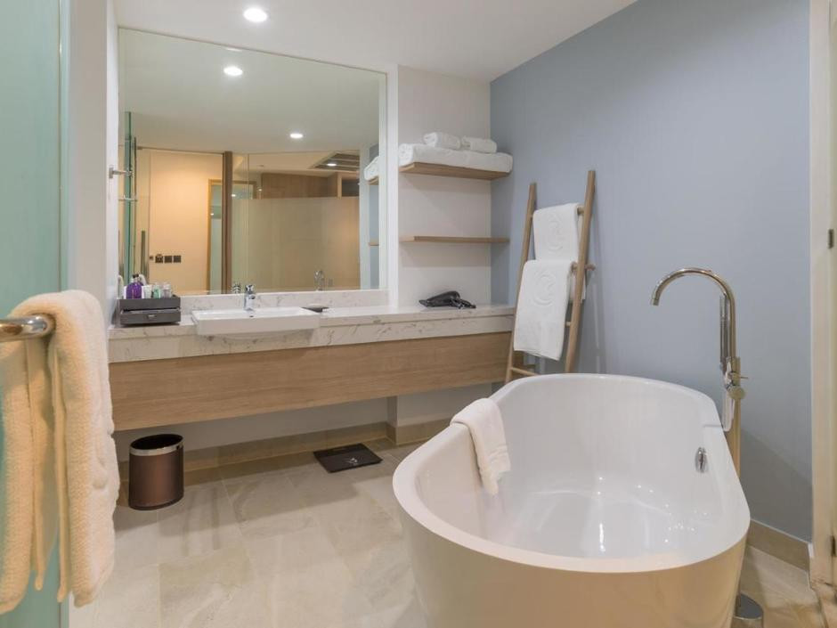 Centara Ao Nang Beach Resort & Spa Krabi 4*