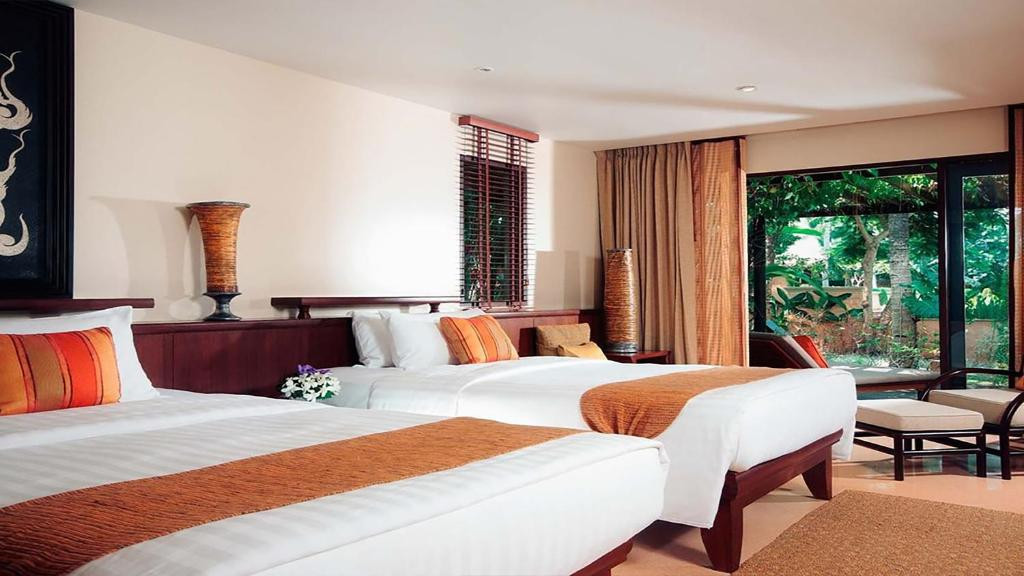Paradox Resort Phuket (Ex. Movenpick Resort & Spa Karon Beach) 5*